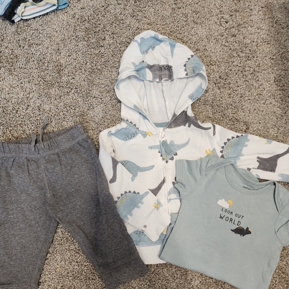 Carter's matching set. 9 Month